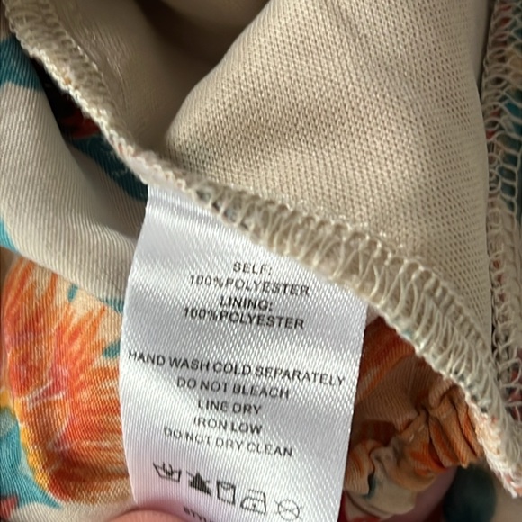 Milk & Honey Cropped Boho Floral Print Tie Back Peasant Blouse - Picture 6 of 6